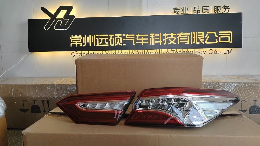 For Toyota 2021 Camry rear tail lights OEM: 81560-06760 81550-06760