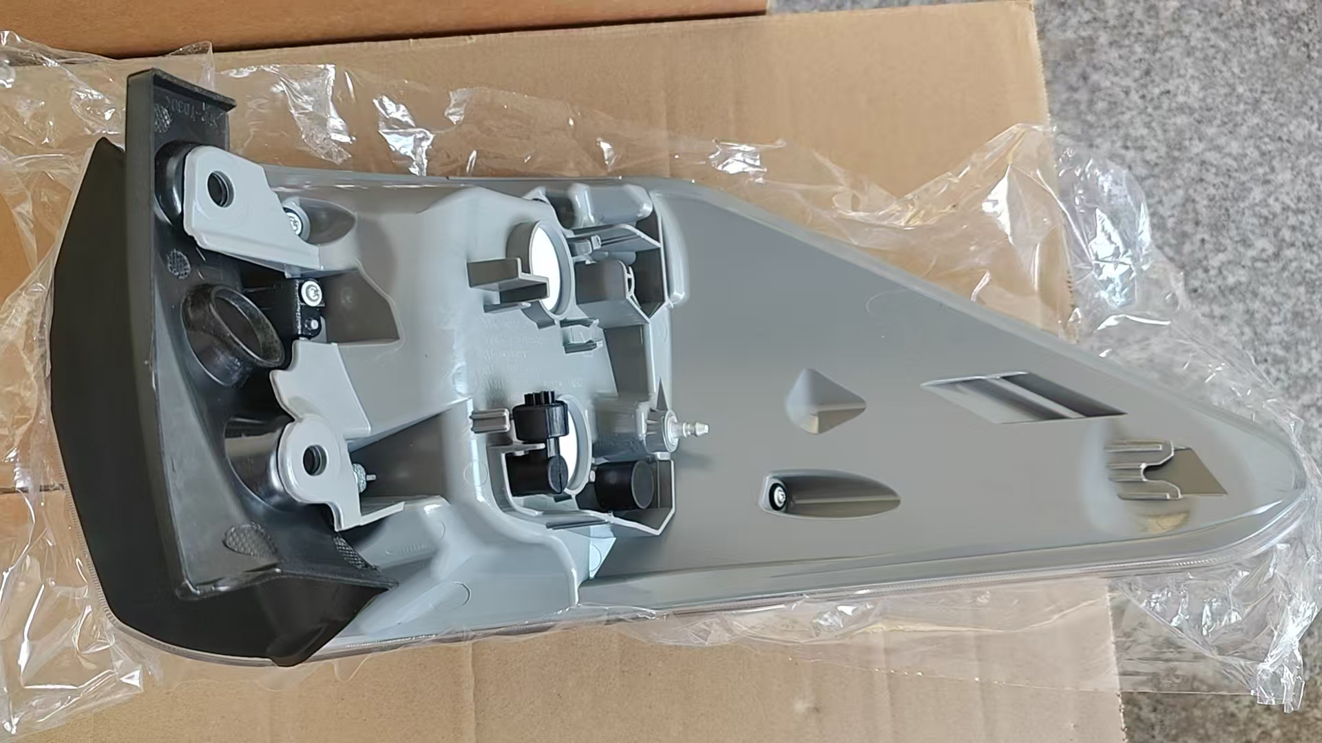 For Toyota 2015 Highlander Rear Taillight OEM: 81561-0E120 81551-0E120