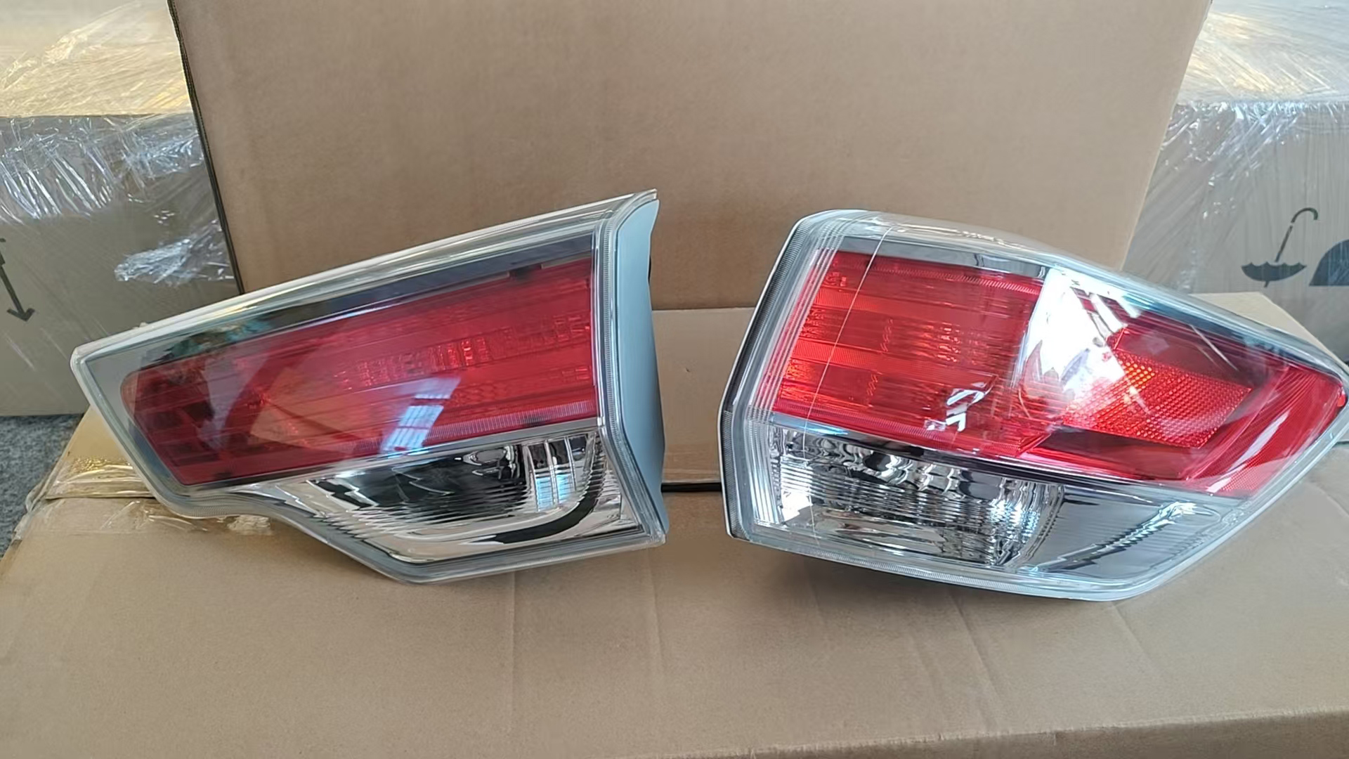 For Toyota 2015 Highlander Rear Taillight OEM: 81561-0E120 81551-0E120