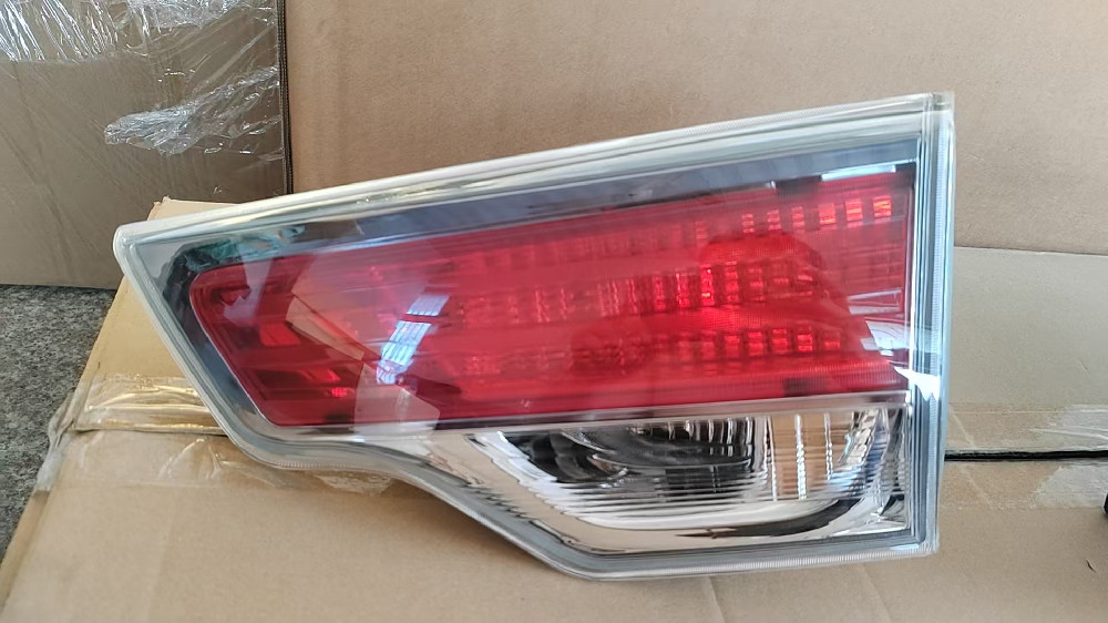 For Toyota 2015 Highlander Rear Taillight OEM: 81591-0E080 81581-0E080