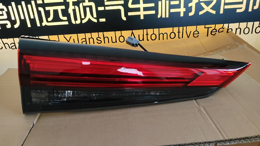 For Toyota 2021 Highlander rear taillight OEM: 81590-0E230 81580-0E230