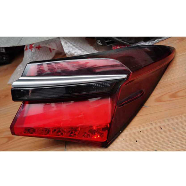 For Toyota 2017 Corolla rear taillight OEM: 81561-02690 81550-02690