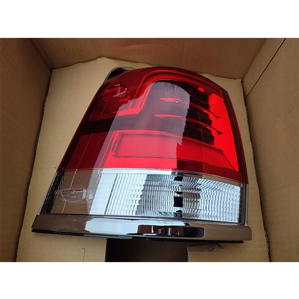For Toyota 2016 Land Cruiser rear taillight OEM: 81561-60B70 81551-60B70