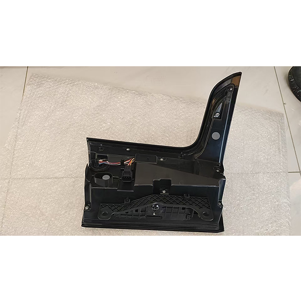 For 2013 Land Rover Range Rover Vogue rear taillight (white) OEM: LR034237 LR034255