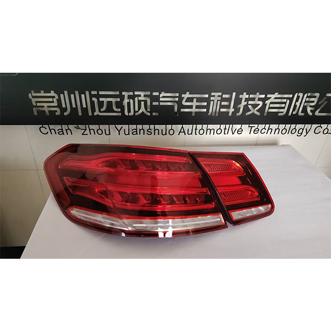 Mercedes-Benz 2014-2016 E-Class W212 New Model Tail Lights L:2129060103 R:2129060203