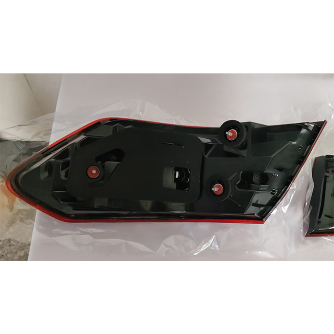 Mercedes-Benz 2014-2016 E-Class W212 New Model Tail Lights L:2129060103 R:2129060203
