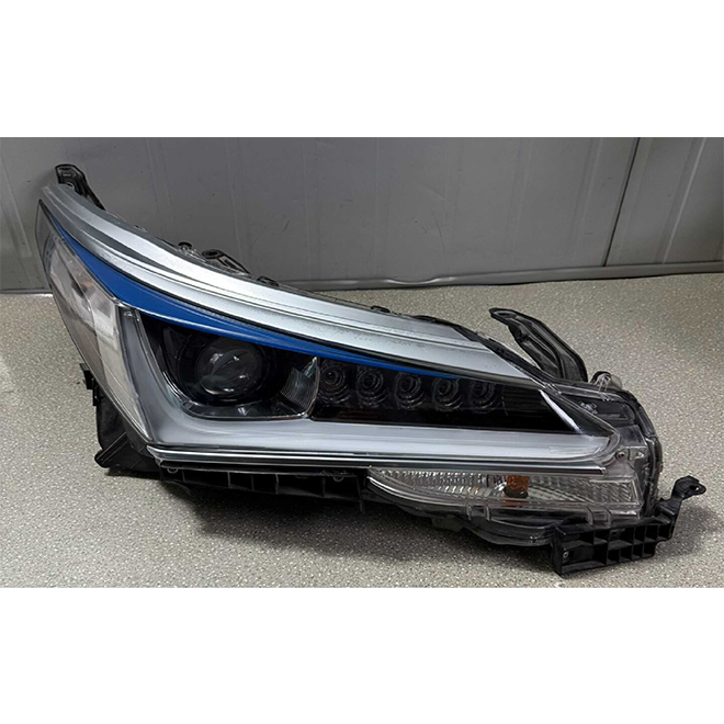 For Toyota 2016 Corolla Hybrid (High Configuration 8-line) Front Headlights L 81150-02K00 R 81110-02K00